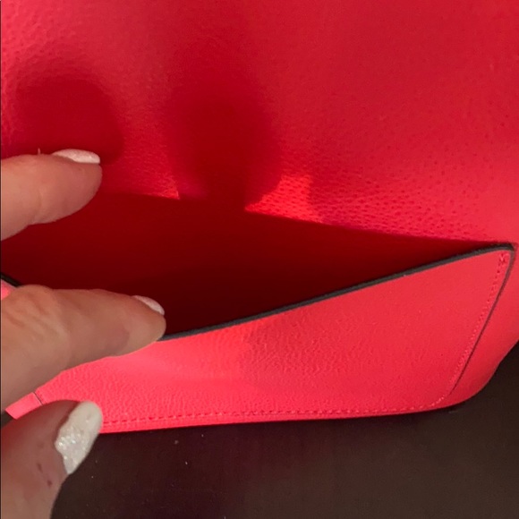 ๐ SONDRA ROBERTS CROSSBODY ๐ - Picture 6 of 9